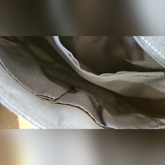 Women's Purse - Picture 4 of 9